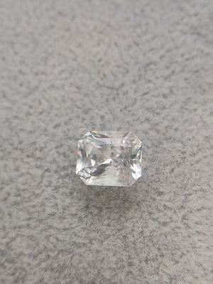 G712	WHITE SAPPHIRE EMERALD 3.78CT