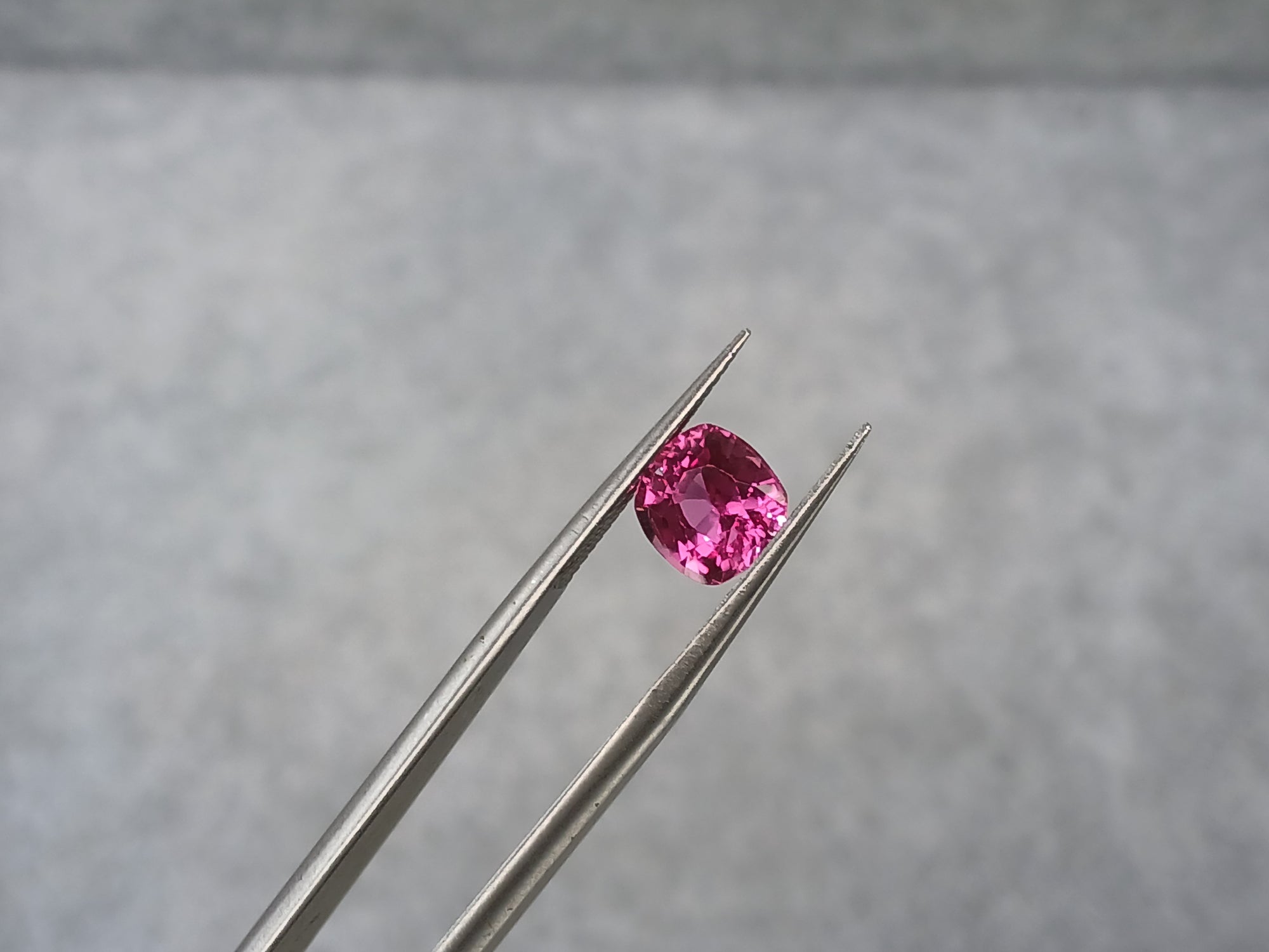 M285 PINK SAPPHIRE 2.48CT  LONG CUSHION