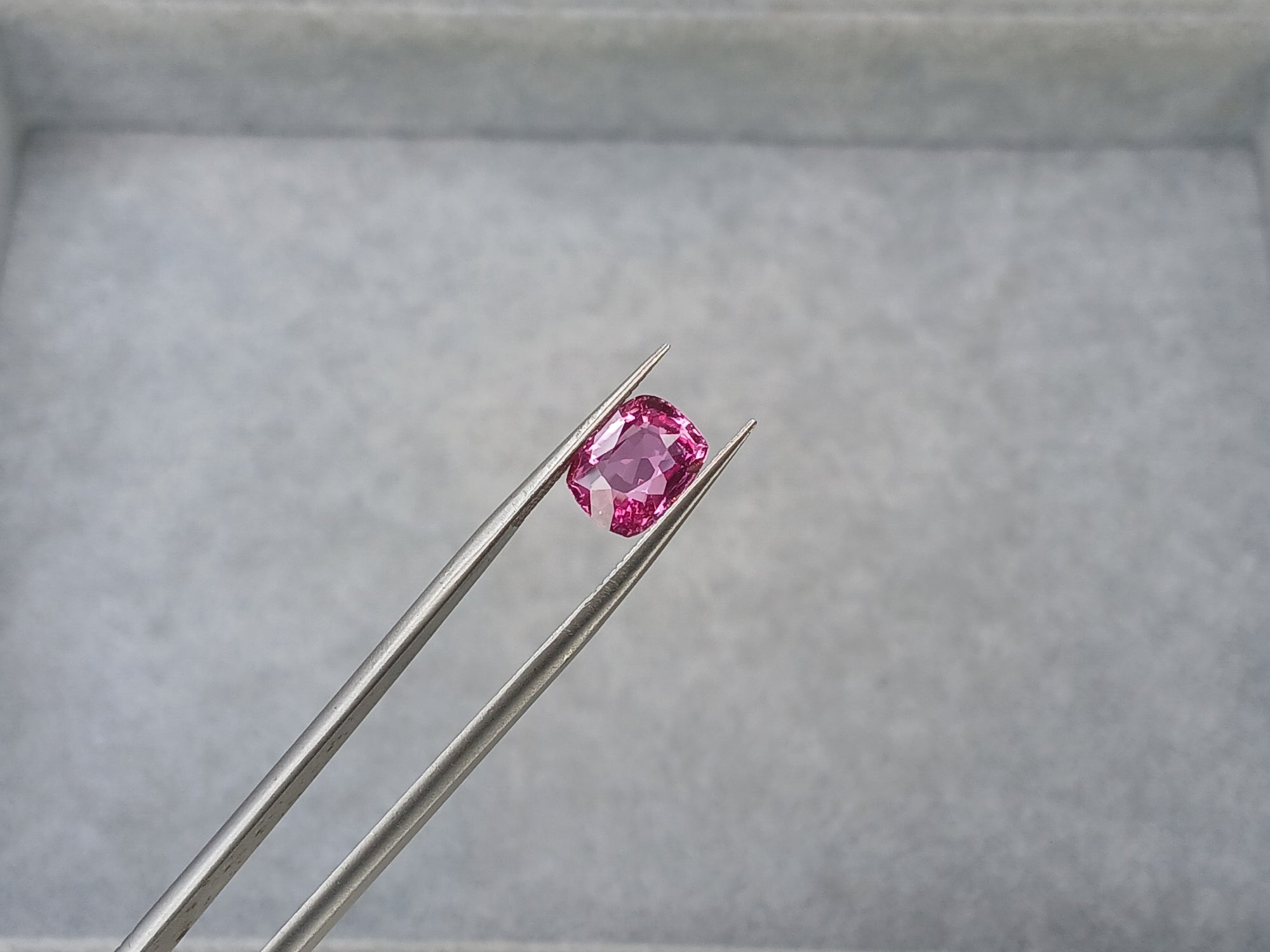 M295	PINK SAPPHIRE LONG CUSHION 3.67CT