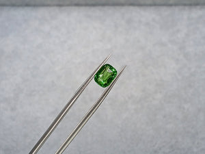 G351  TSAVORITE LONG CUSH 1.57CT