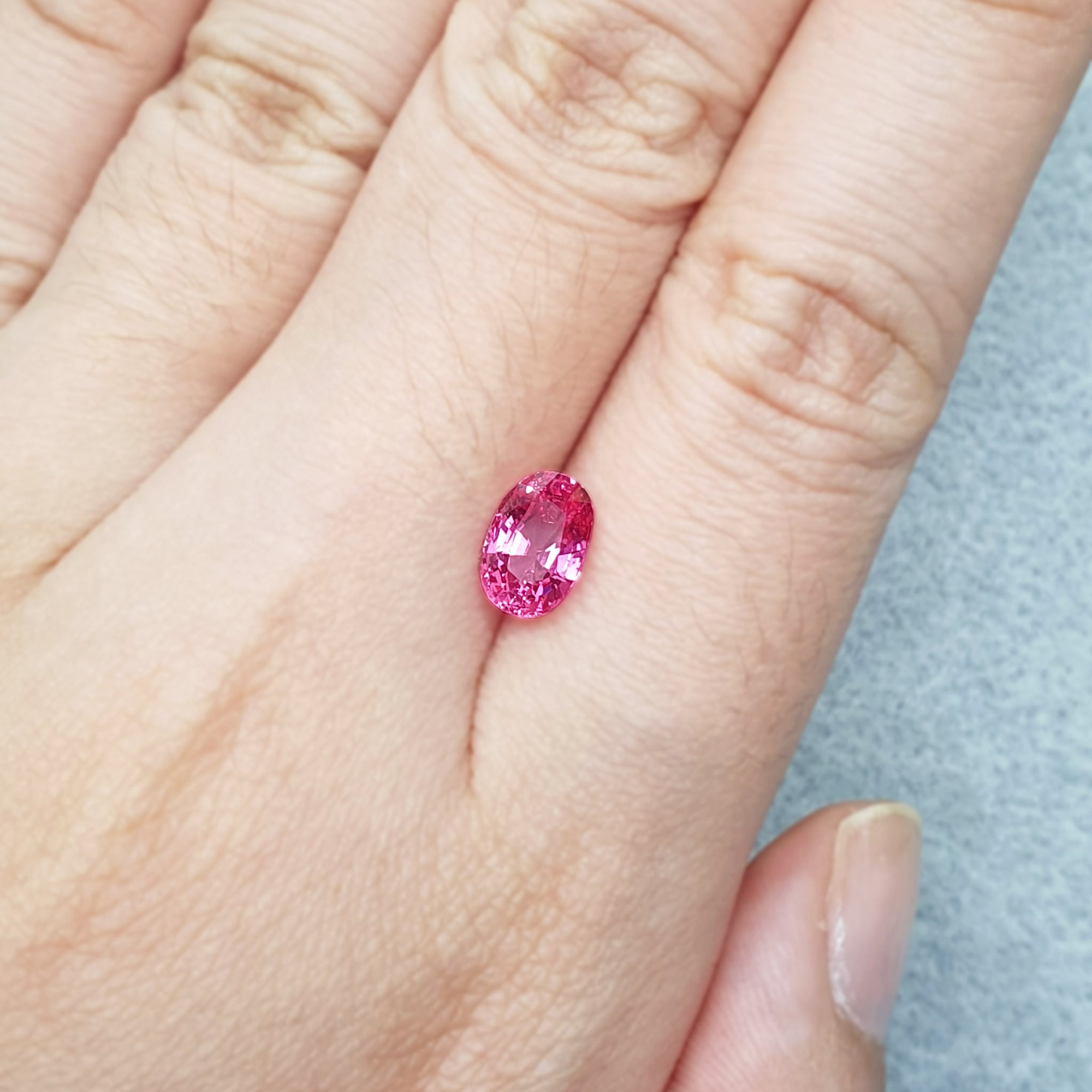 MAHENGE PINK SPINEL OVAL 1.23CT G702