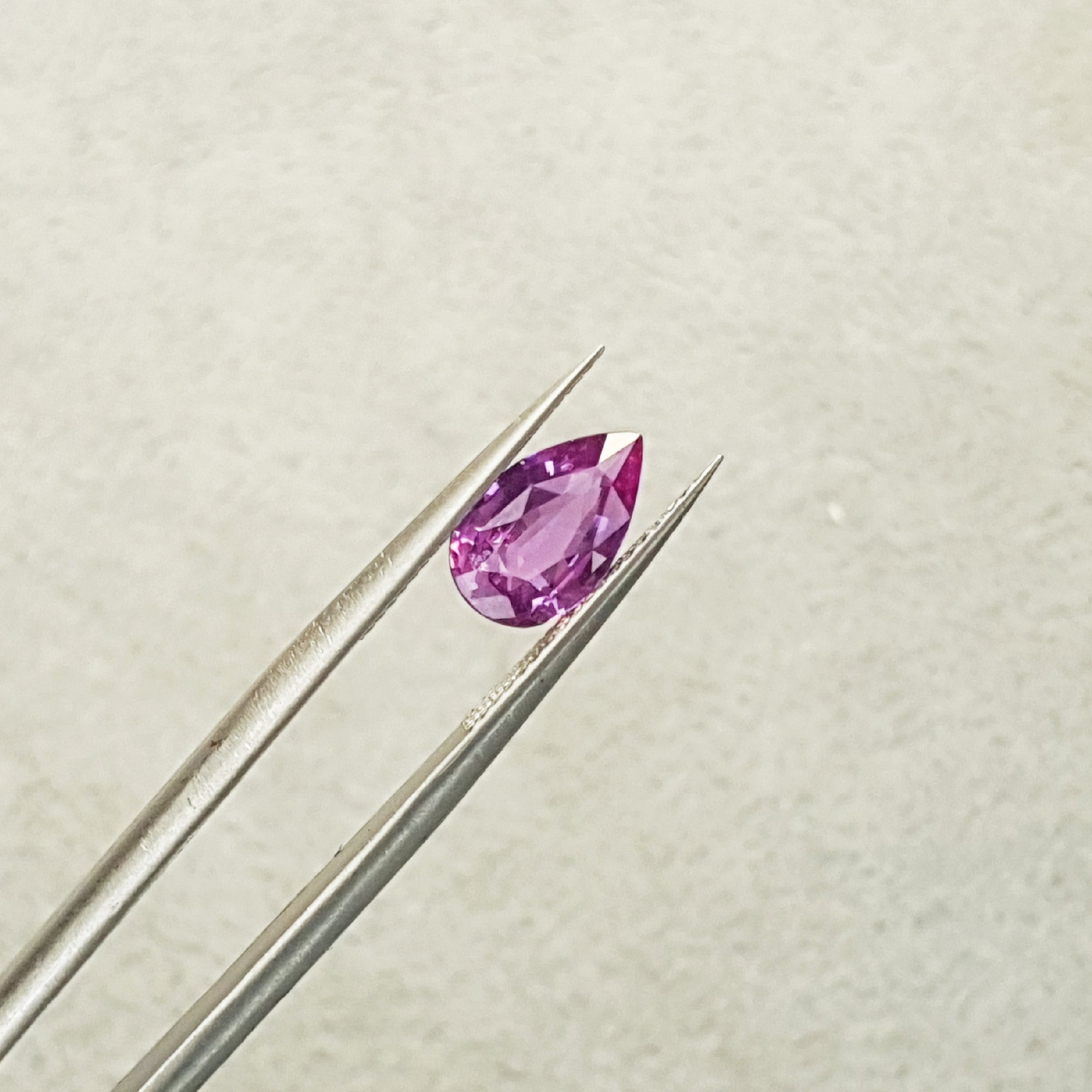 G748 PURPLE SAPPHIRE PEAR 1.55CT