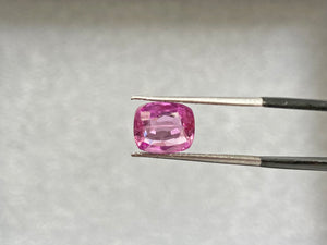 M292	PINK SAPPHIRE LONG CUSHION  3.21CT