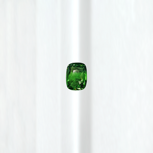 G351  TSAVORITE LONG CUSH 1.57CT