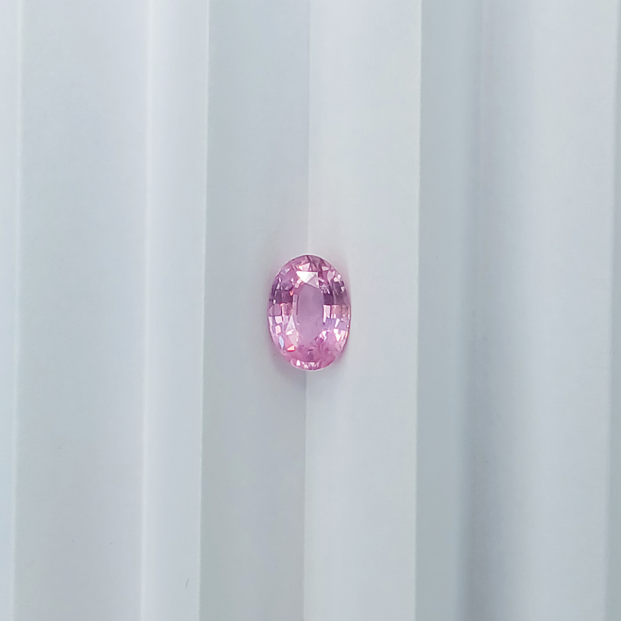 G733 UNHEAT PADPARADSCHA SAPPHIRE OVAL 2.43CT